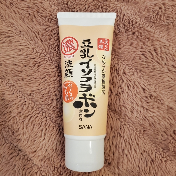 SANA soybean face wash - Picture 2 of 4